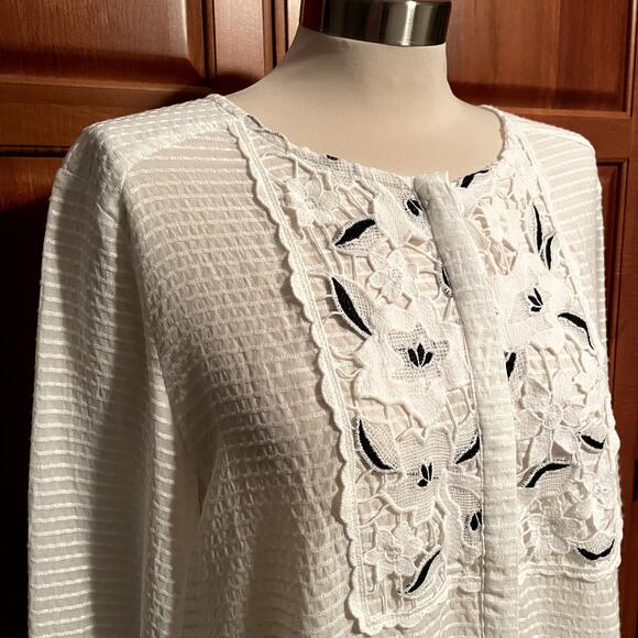 Loft White Embroidered Long Sleeve Blouse Womens Medium - Picture 3 of 9